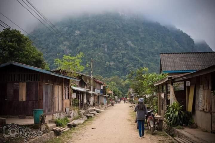 Lattanavongsa Guesthouse And Bungalows Muang Ngoi Zewnętrze zdjęcie